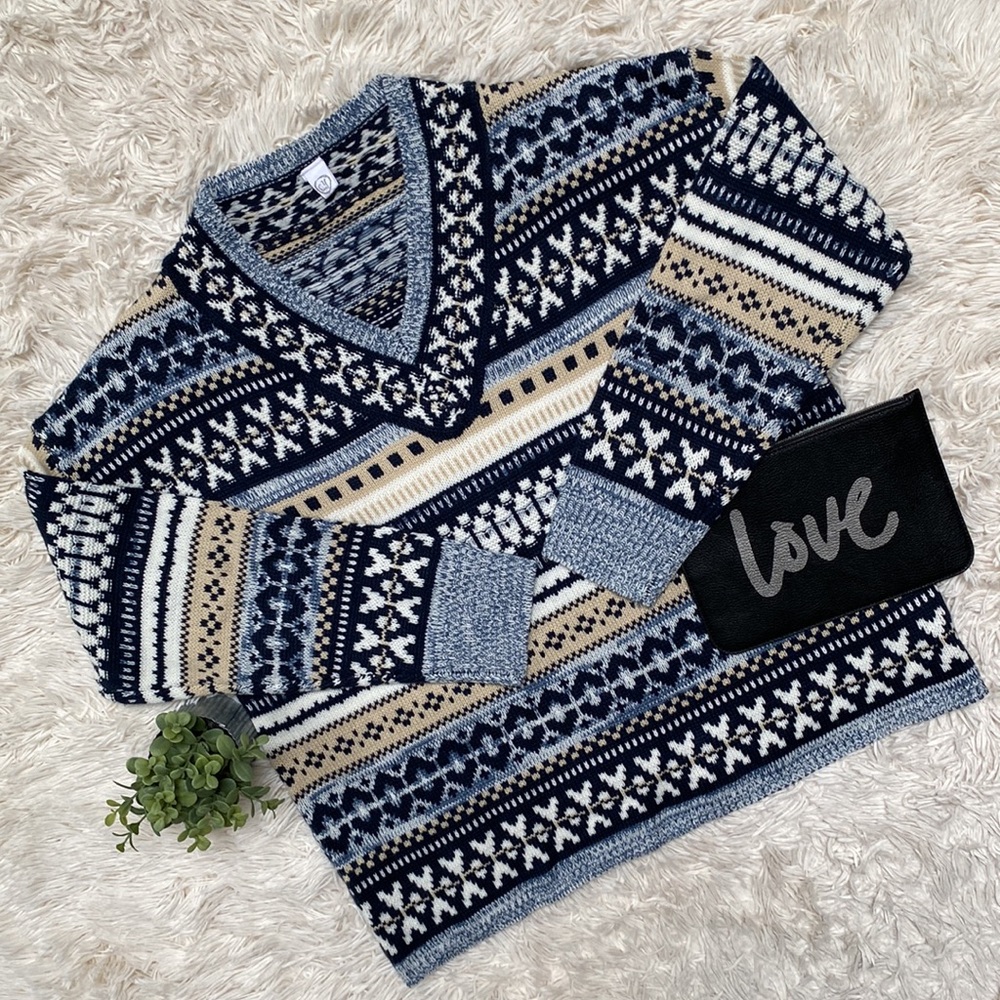 Cy V-Neck Knit Sweater 💗 Blue Tan & White